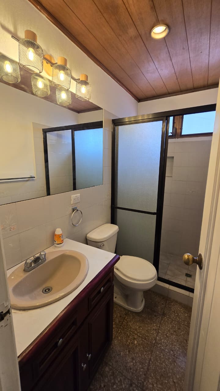 Alquiler de Casa en Residencial Loma de San Francisco