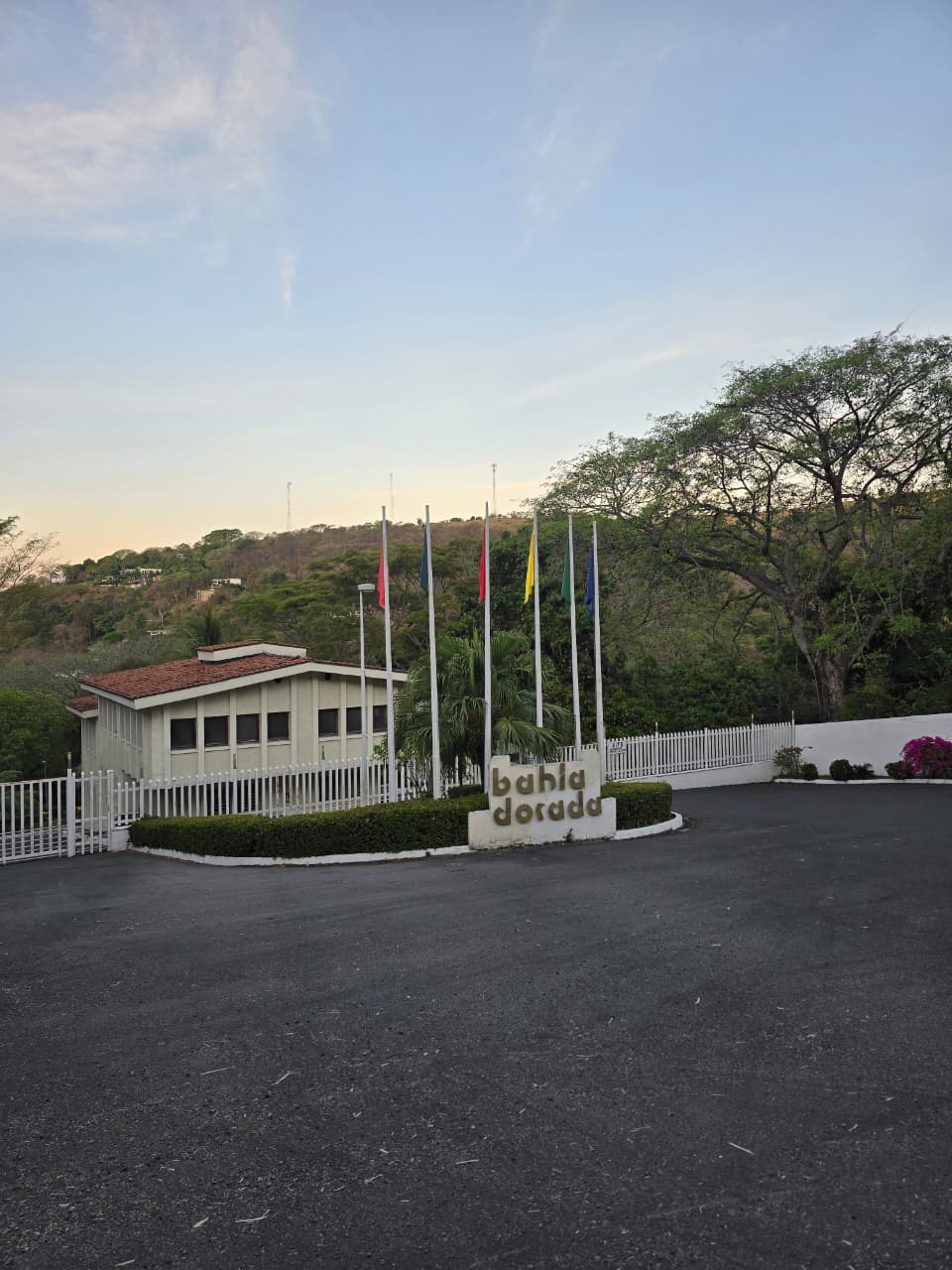 Venta de Terreno #1 en Residencial Bahía Dorada, Carretera del Litoral, Zona de los Túneles