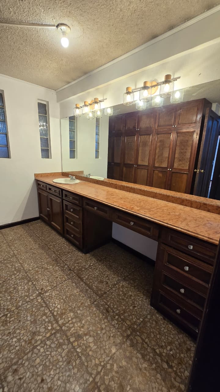 Alquiler de Casa en Residencial Loma de San Francisco