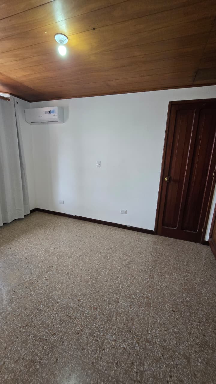 Alquiler de Casa en Residencial Loma de San Francisco