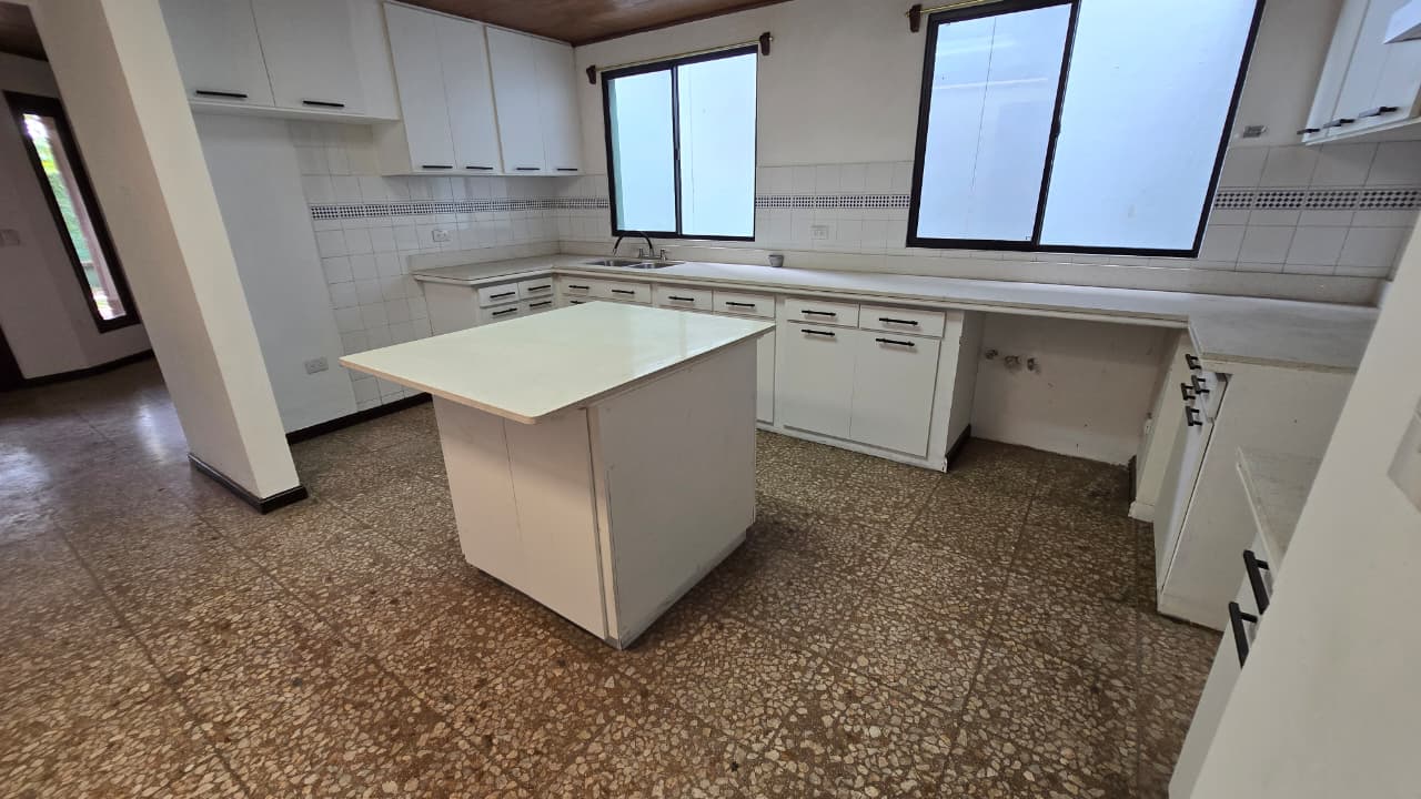 Alquiler de Casa en Residencial Loma de San Francisco